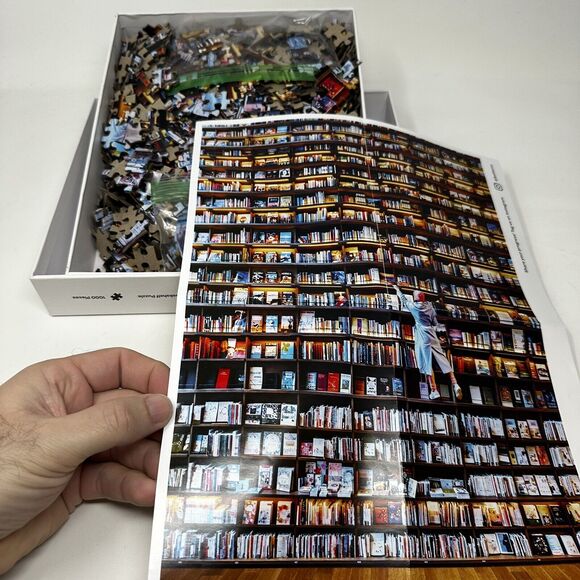 Better Co Puzzle Bookshelf Jigsaw Puzzle 1000 Pieces - Picture 5 of 5